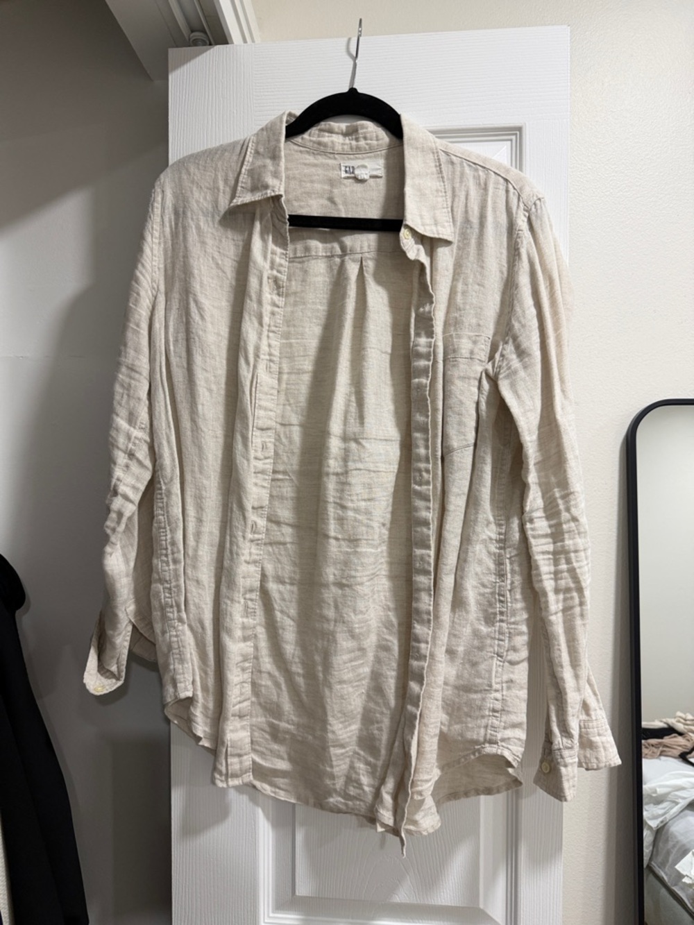 GAP boyfriend fit 100% linen in color “flax” S